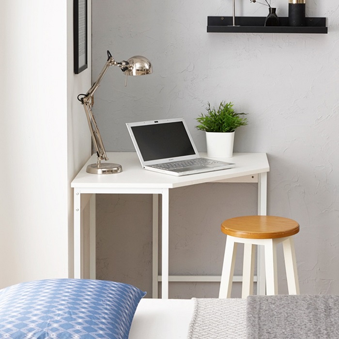Làm việc tại nhà với bàn nhẹ nhàng, tiện ích nhân đôi cho bạn và không gian riêng của bạn.