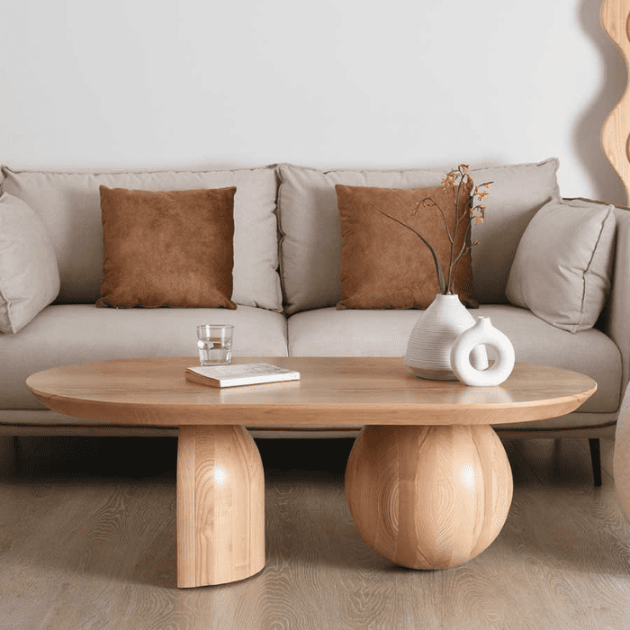 Kiểu bàn sofa gỗ này giúp tiết kiệm không gian rộng và thoáng hơn