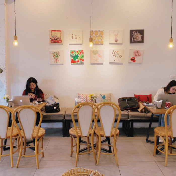 Mẫu bàn ghế quán cafe Đà Nẵng phong cách Hàn đang rất được yêu thích hiện nay 