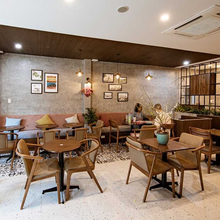 Những vật liệu gỗ thông dụng tạo nên bàn ghế quán cà phê Đà Nẵng