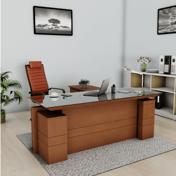 Chất liệu gỗ luôn được đánh giá cao trong chế tác bàn văn phòng